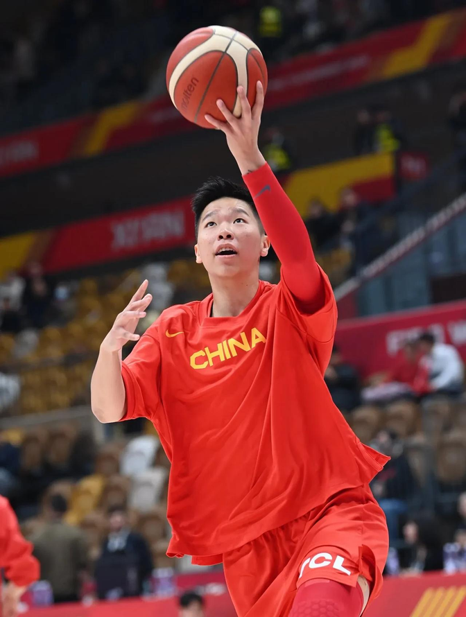 Baccarat Gaming-球员个人表现出众，成为球队亮点