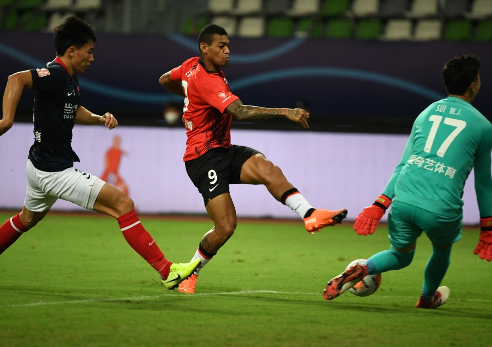 百家家乐-中超球队引进新外援，实力得以提升